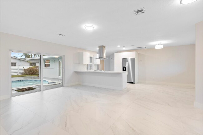4490 NW 8th St