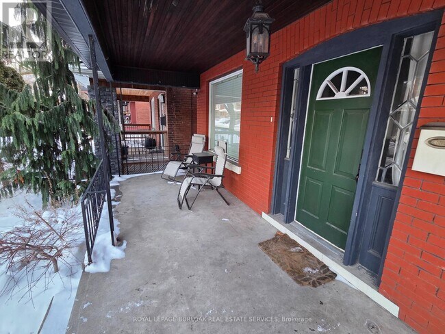 Photo - 16 Cedar Ave