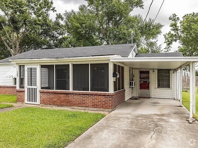 Building Photo - 127 Hackberry Ave Rental