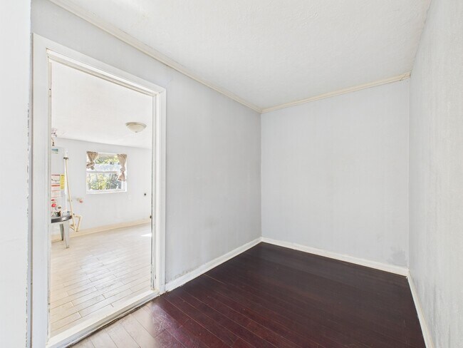 Photo - 3814 Luca St