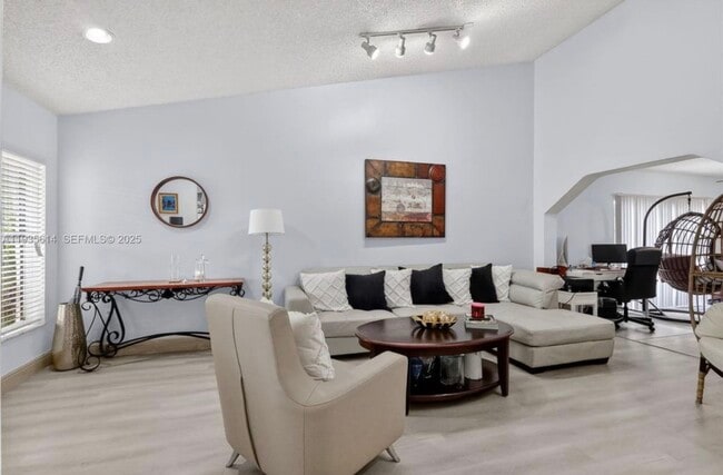 Photo - 5571 NW 188th St