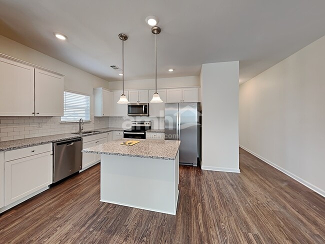 Photo - 136 Ivy Brook Dr