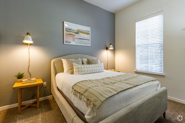 2 BR, 2 BA - 1,088SF