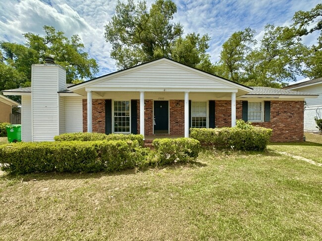 Building Photo - 2600 Deborah Dr