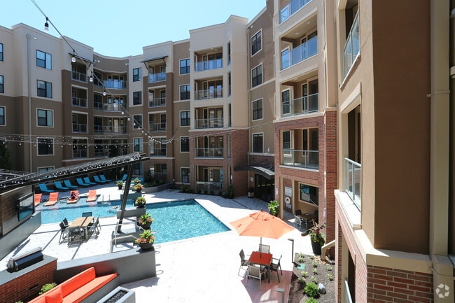 Country Club Plaza Apartments For Rent Kansas City Mo Forrent Com