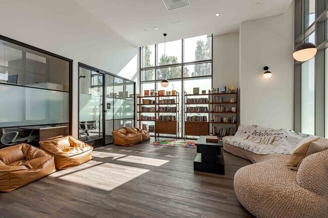 Wholey Legacy Homes - Lounge
