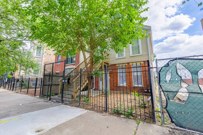 Building Photo - 2819 W Jackson Blvd Rental