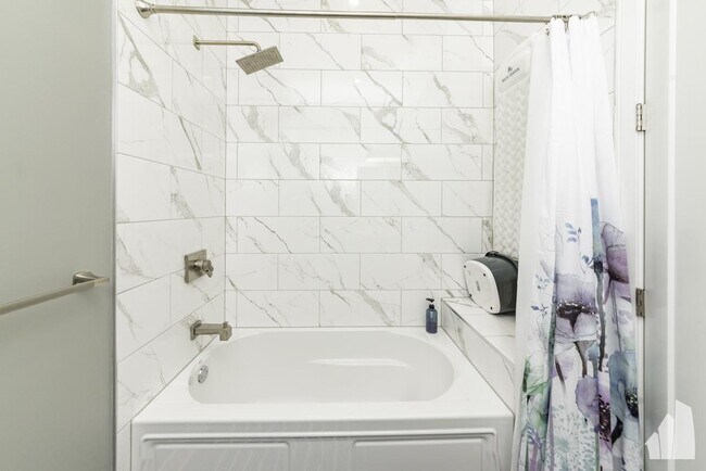 Photo - 2 bedroom in Chicago IL 60647 Unit 2C