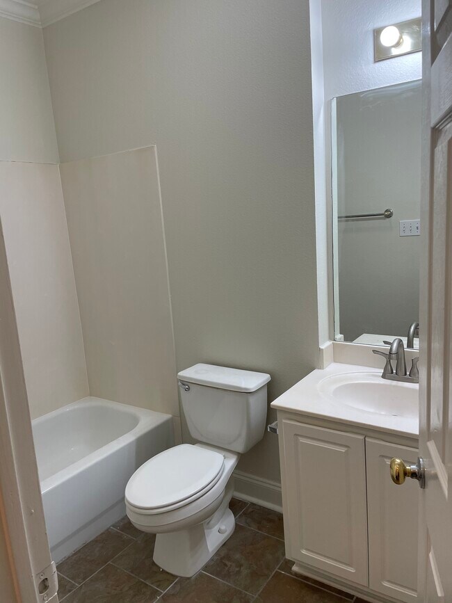 bathroom - 12386 River Highlands Dr Unidad S