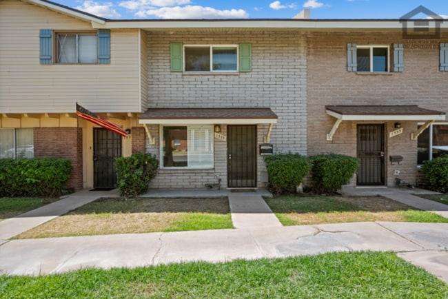 Building Photo - 2Bed/1.5Bath Townhome at Glendale/43rd Ave! Ready for Immediate Move-In!