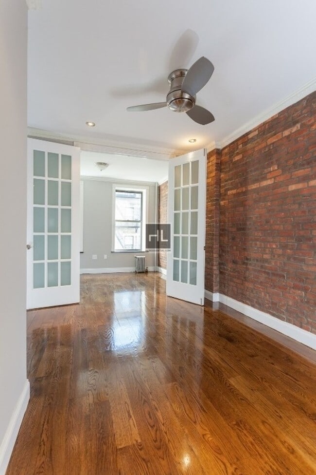 Photo - W 103RD ST. Unidad 4W