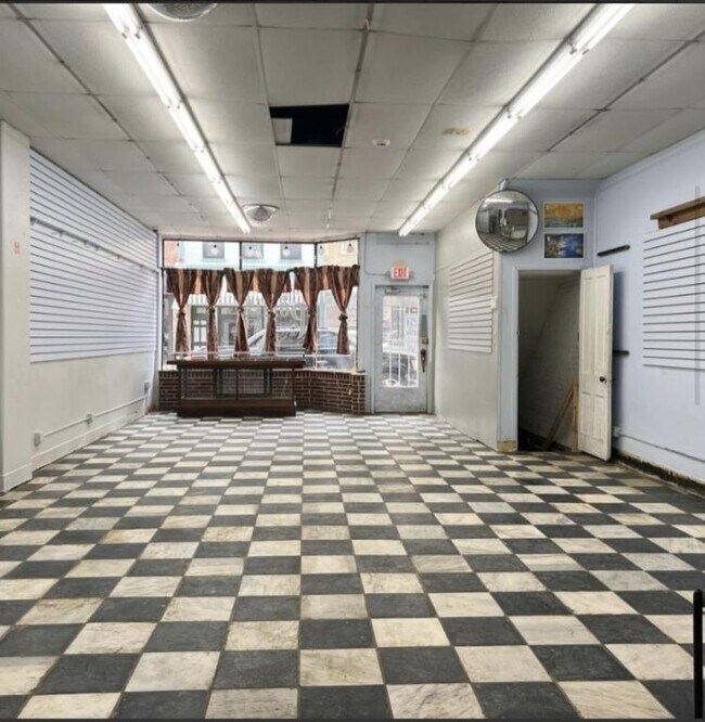 Photo - 212 E 2nd St