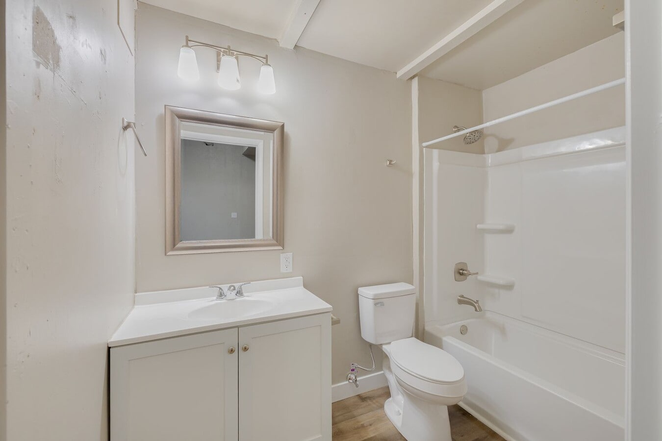 Photo - 1209 N Main St Unidad 1209 B