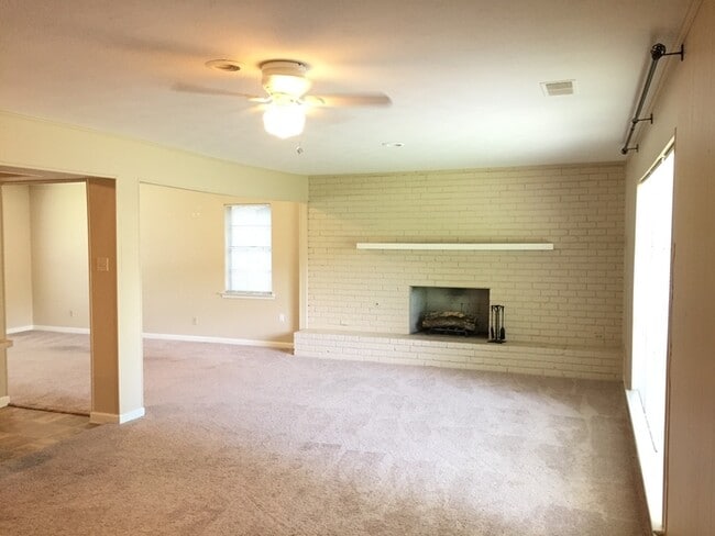 Photo - 1718 Glen Alta Dr