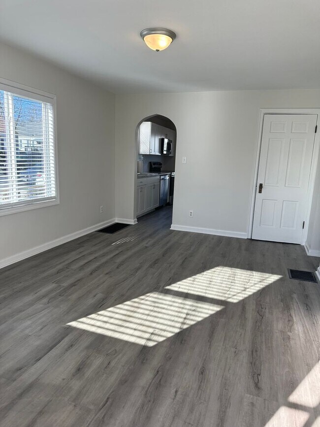 Photo - Charming 3 Bedroom In Central Columbus with Fenced in Yard