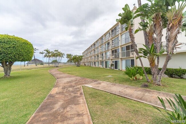 Beachfront Condo in Makaha Surfside - Beachfront Condo in Makaha Surfside Unit APT B121