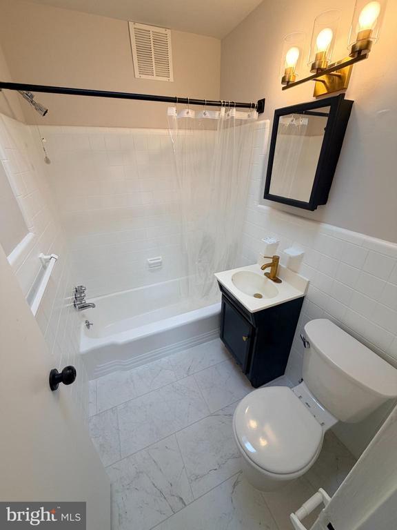 Photo - 718 Rhawn St Unidad 45