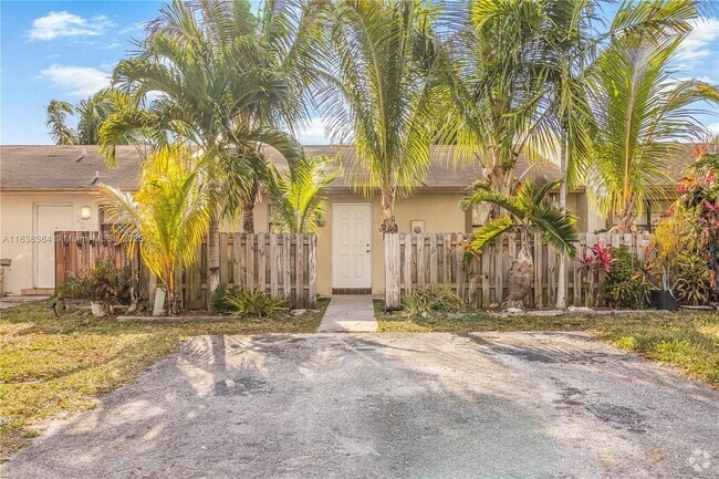 Building Photo - 1630 Sandpiper Blvd Rental