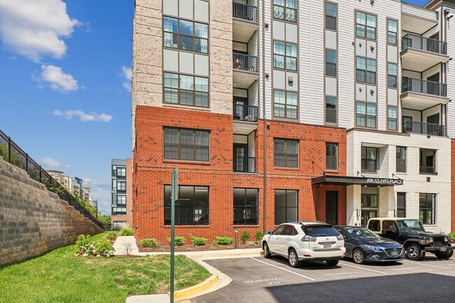 Photo - 106 Saint Ives Pl Unidad 103