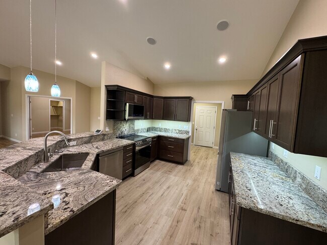 Photo - 15-1628 15th Ave