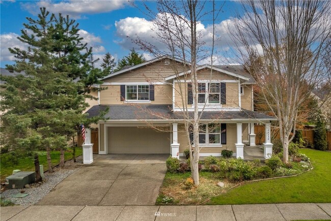 Spacious 5-Bedroom Home with Backyard Oasi... - Spacious 5-Bedroom Home with Backyard Oasi...