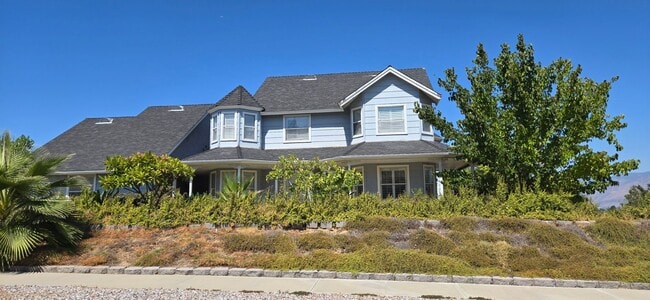 Building Photo - Loma Linda Home with Mountain Views