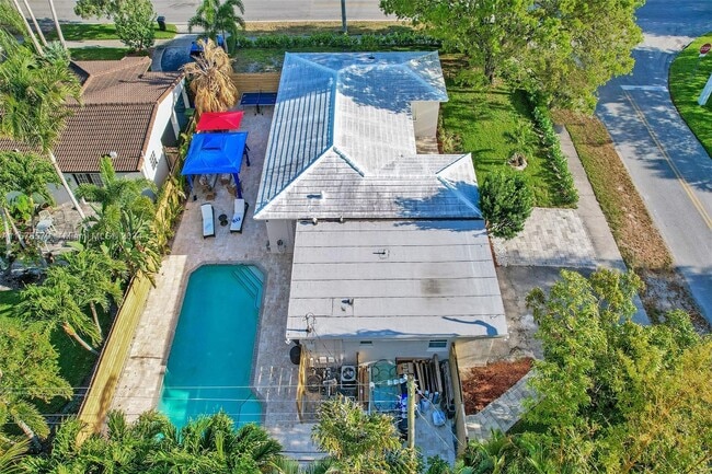 Photo - 1800 N Victoria Park Rd