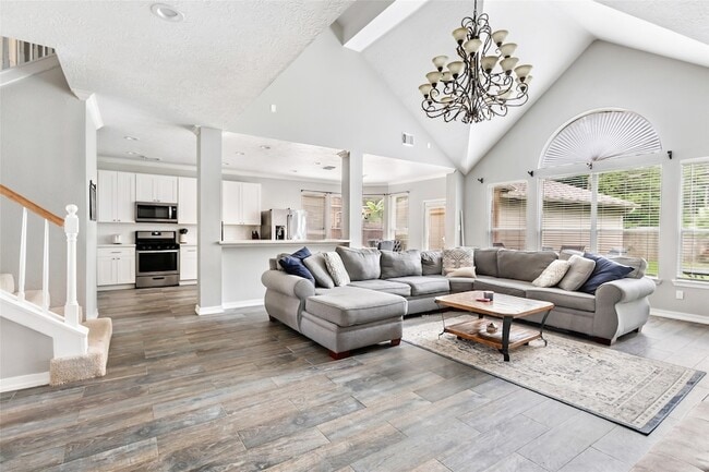 Photo - 2907 Silverberry Trail