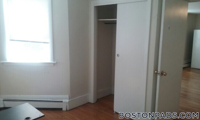 Photo - 126 Warren St Unidad G2