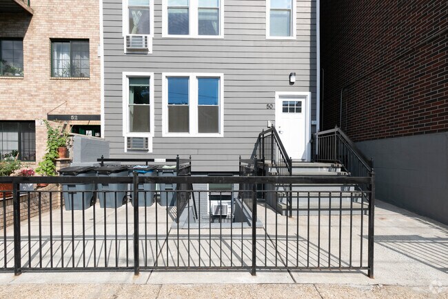 Photo - 50 Monitor St