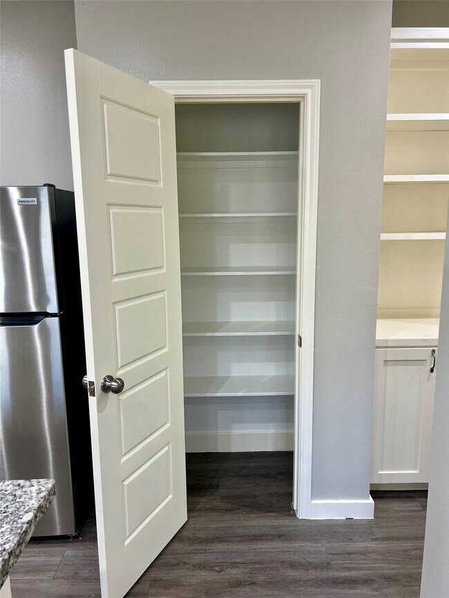 Photo - 9811 Leath St