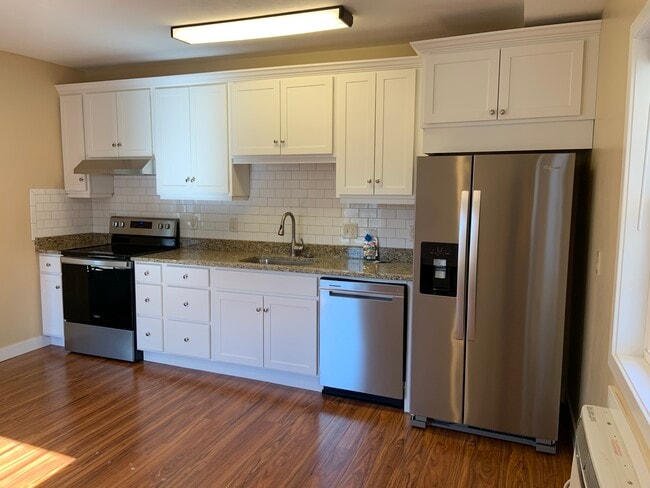 Building Photo - 110 Ashburnham St Unit #4