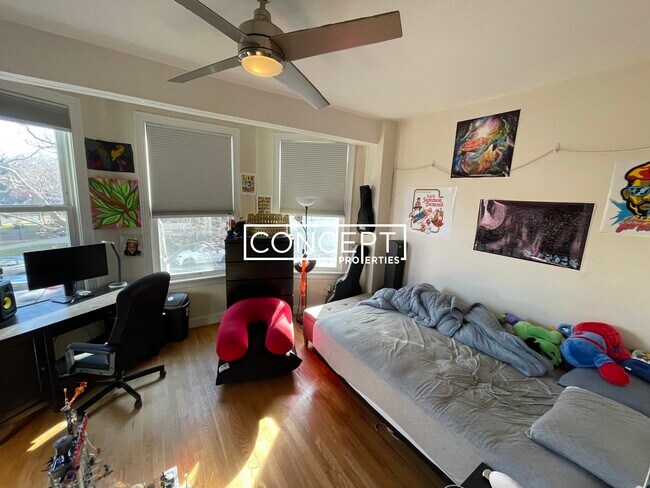 Photo - 1029 Tremont St Unit 2