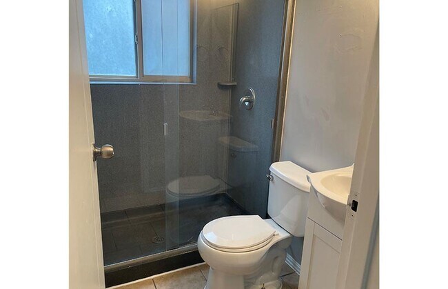 Photo - 558 Lowell Ave Unidad 558-09