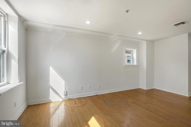 Photo - 2026 Ridge Ave Unit 8