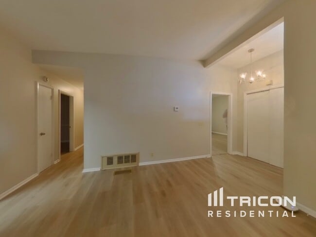 Photo - 2087 Meadowbrook Dr SW