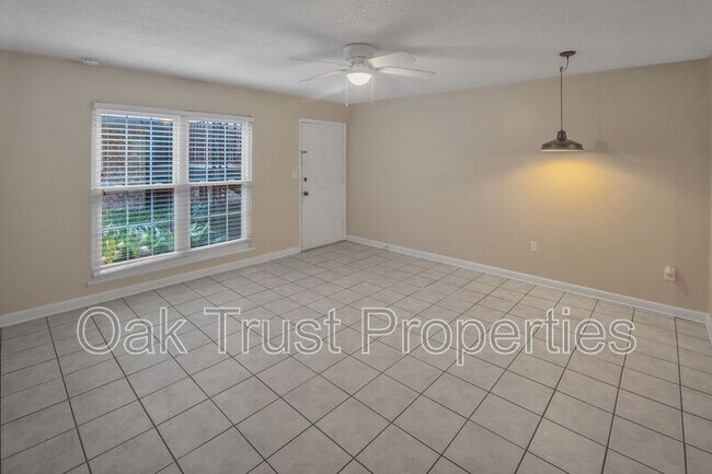 Photo - 874 Colony Dr