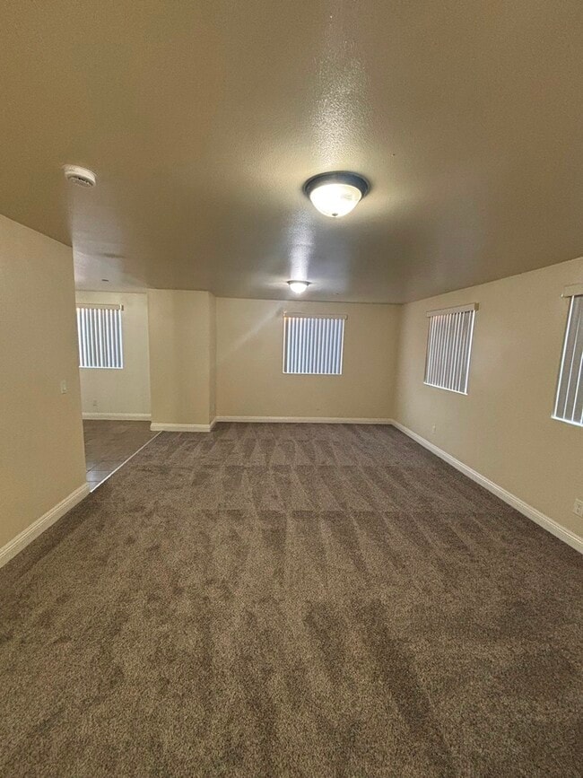 Photo - 160 W 52nd St