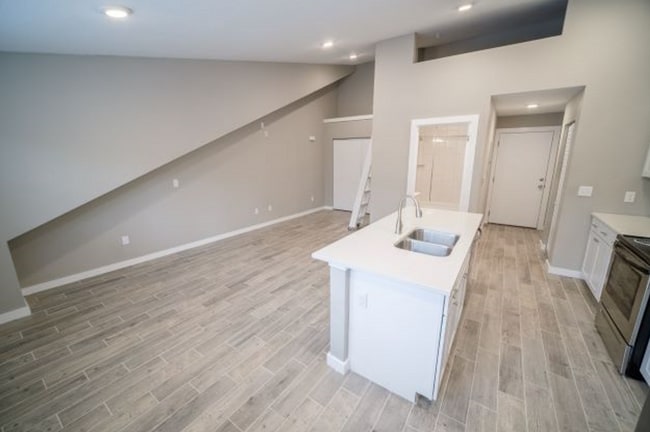Photo - A1011 Woodbury Row Phase III