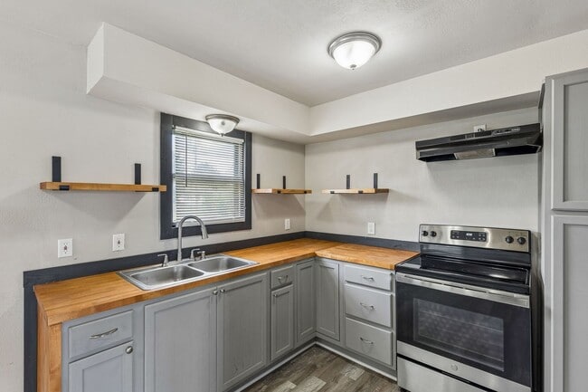 Photo - 3 bed, 1 bath home in Del City, OK