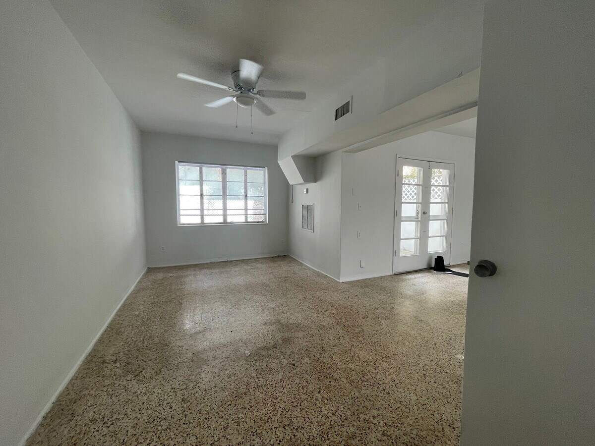 Photo - 1209 SE 2nd St