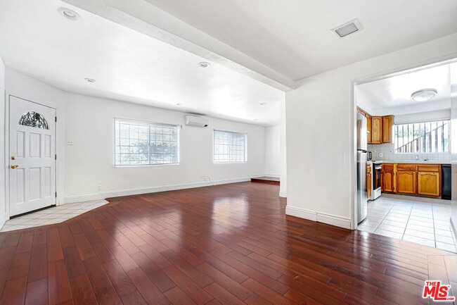 Photo - 7139 Hawthorn Ave Unidad 3