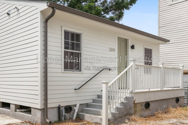 Building Photo - 2617 Carondelet St Unit 2619