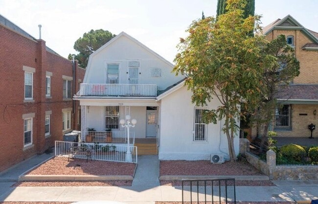 Building Photo - 709 N St Vrain St Unit #4