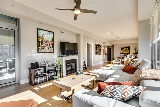 Photo - 525 Kedzie St