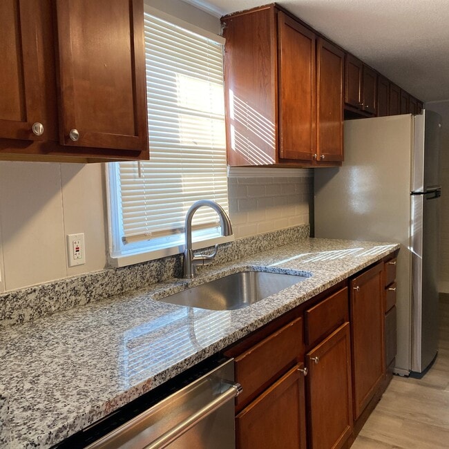 Photo - 332 N Cedar Ave