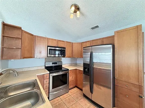 Photo - 9923 Castleton St