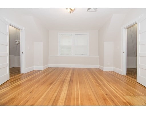 Photo - 72 Ashford St Unit 3