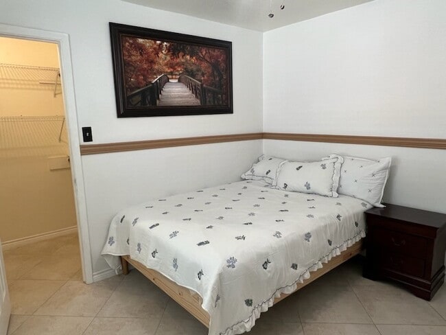 5 Deerfoot Ct