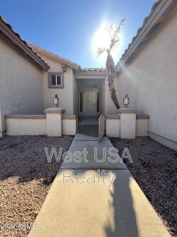 Photo - 1561 E Stanford Ave